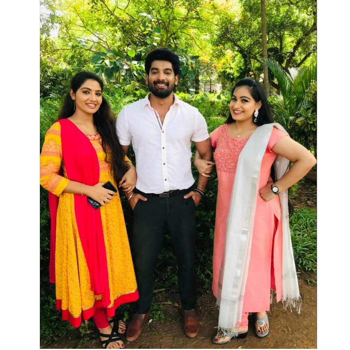 അൻഷിത ഇത്രയും സുന്ദരിയായിരുന്നോ? ഒപ്പം ഋഷി സാറും.. ചിത്രങ്ങൾ വൻ വൈറൽ