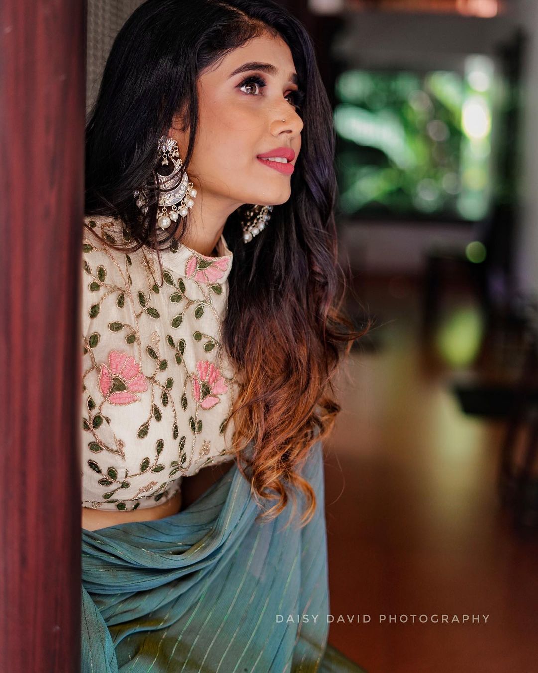 പുതിയ ലുക്കില്‍ തിളങ്ങി അലക്‌സാന്‍ഡ്ര ജോണ്‍സണ്‍; വൈറലായി പുതിയ ഫോട്ടോഷൂട്ട്