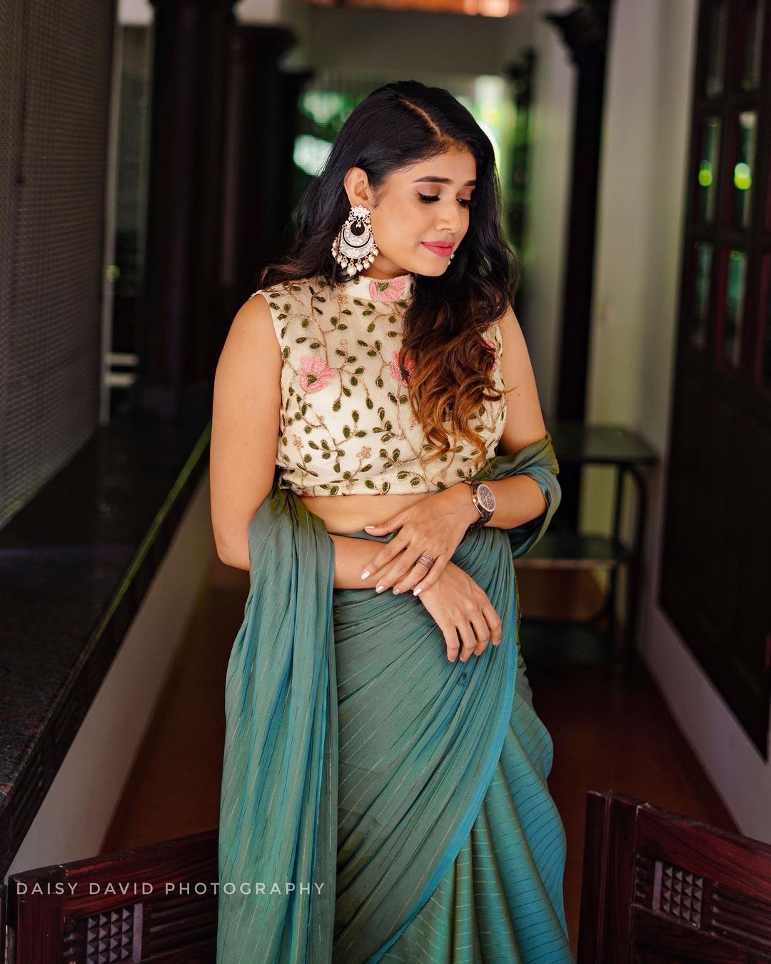 പുതിയ ലുക്കില്‍ തിളങ്ങി അലക്‌സാന്‍ഡ്ര ജോണ്‍സണ്‍; വൈറലായി പുതിയ ഫോട്ടോഷൂട്ട്