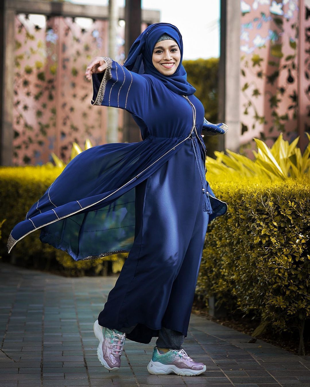 'ജൂലിയറ്റിന്റെ മണ്ണാങ്കട്ട കഥ,  അച്ഛനെ കൊന്ന് ടാറ്റു ഉണ്ടാക്കി'; മനം നൊന്ത് ഡിംപലിന്റെ ഓഡിയോ, നിയമനടപടി എടുക്കുമെന്ന് തിങ്കൾ, ഞെട്ടലോടെ ആരാധകര്‍