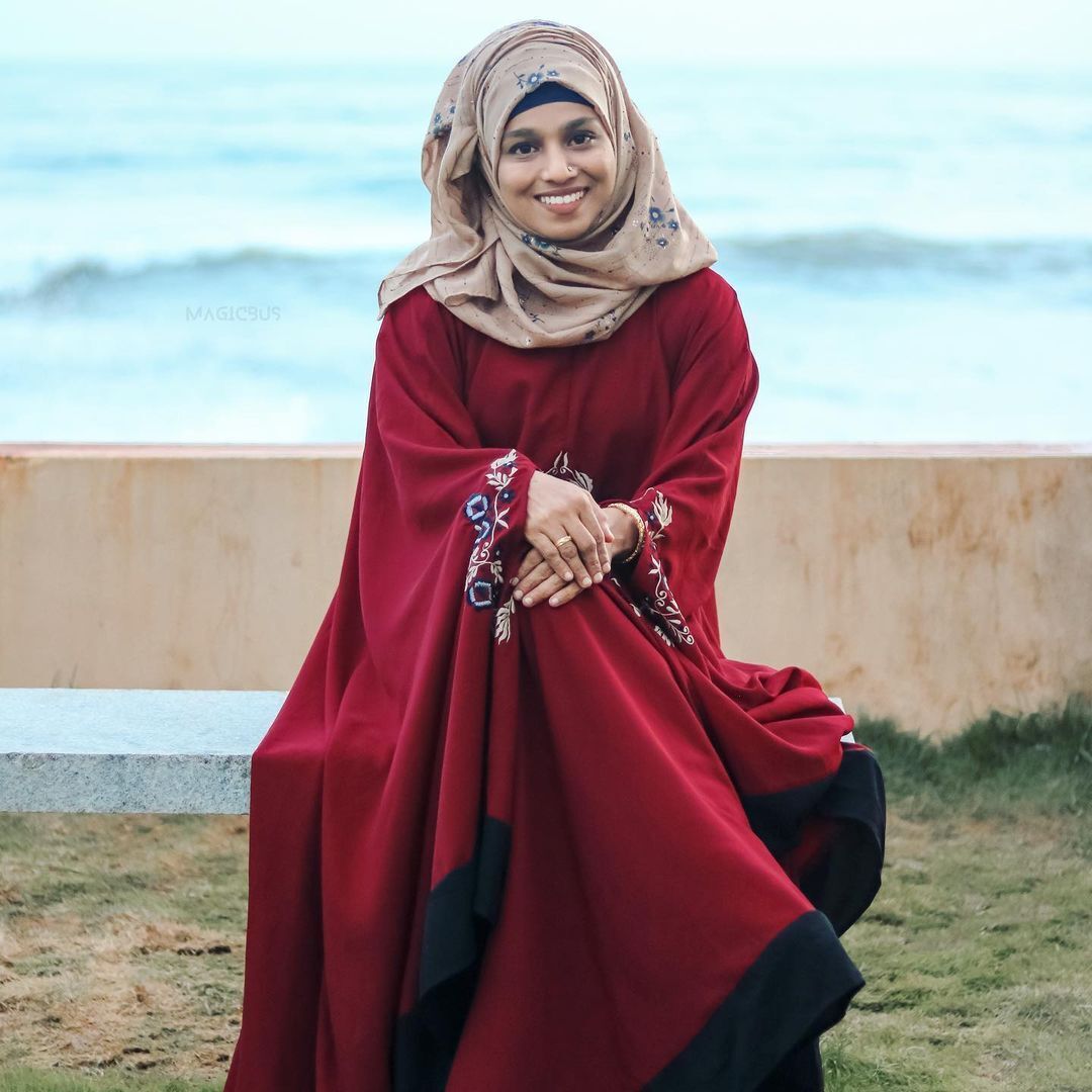 'ജൂലിയറ്റിന്റെ മണ്ണാങ്കട്ട കഥ,  അച്ഛനെ കൊന്ന് ടാറ്റു ഉണ്ടാക്കി'; മനം നൊന്ത് ഡിംപലിന്റെ ഓഡിയോ, നിയമനടപടി എടുക്കുമെന്ന് തിങ്കൾ, ഞെട്ടലോടെ ആരാധകര്‍