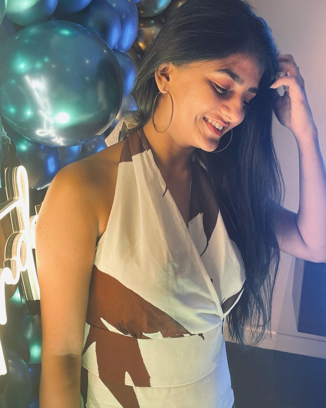 ചുവപ്പില്‍ അതീവ സുന്ദരിയായി ബിഗ് ബോസ് താരം 'ഡാർലിംഗ് കെപി': വൈറല്‍ ചിത്രങ്ങള്‍ കാണാം