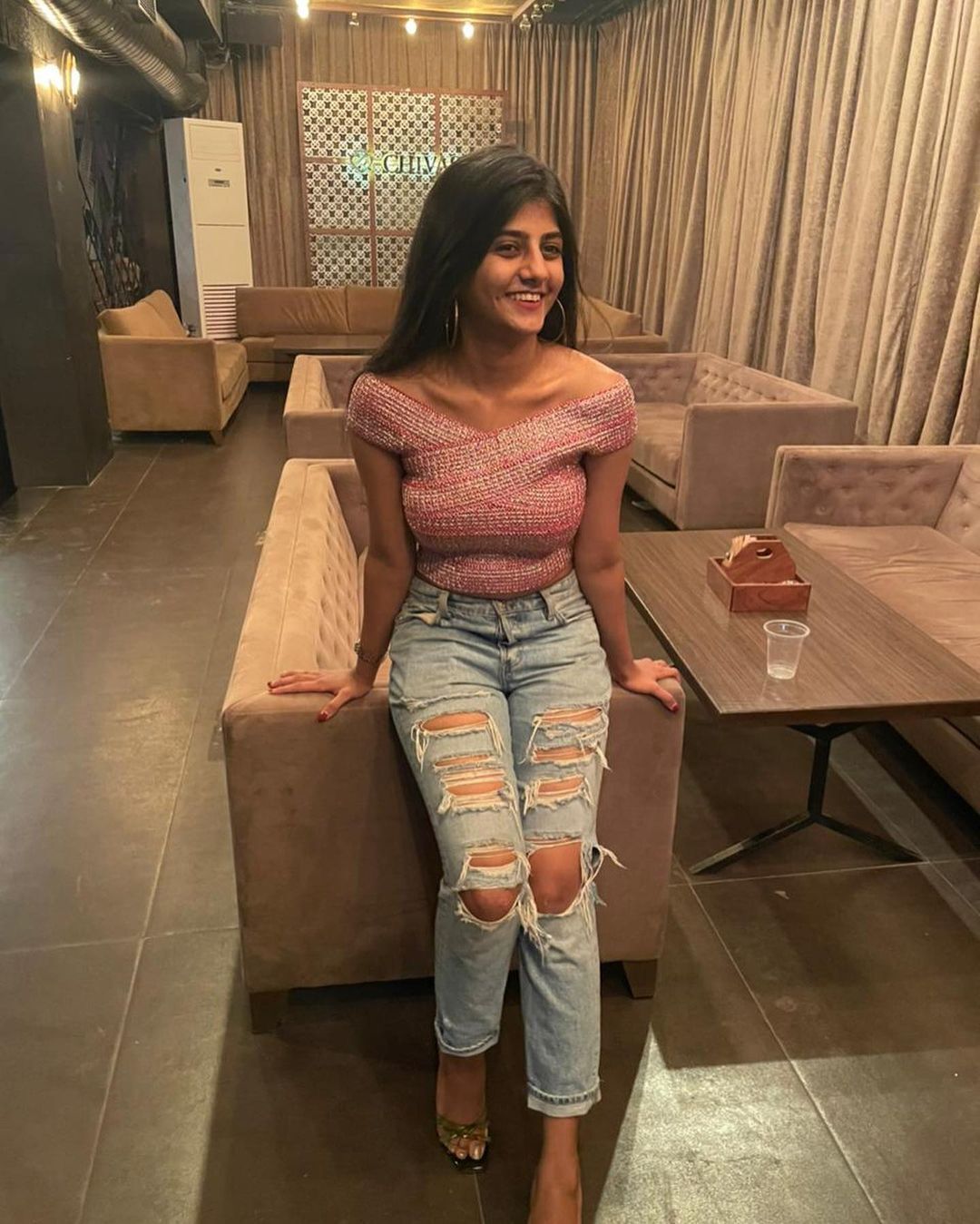 ചുവപ്പില്‍ അതീവ സുന്ദരിയായി ബിഗ് ബോസ് താരം 'ഡാർലിംഗ് കെപി': വൈറല്‍ ചിത്രങ്ങള്‍ കാണാം