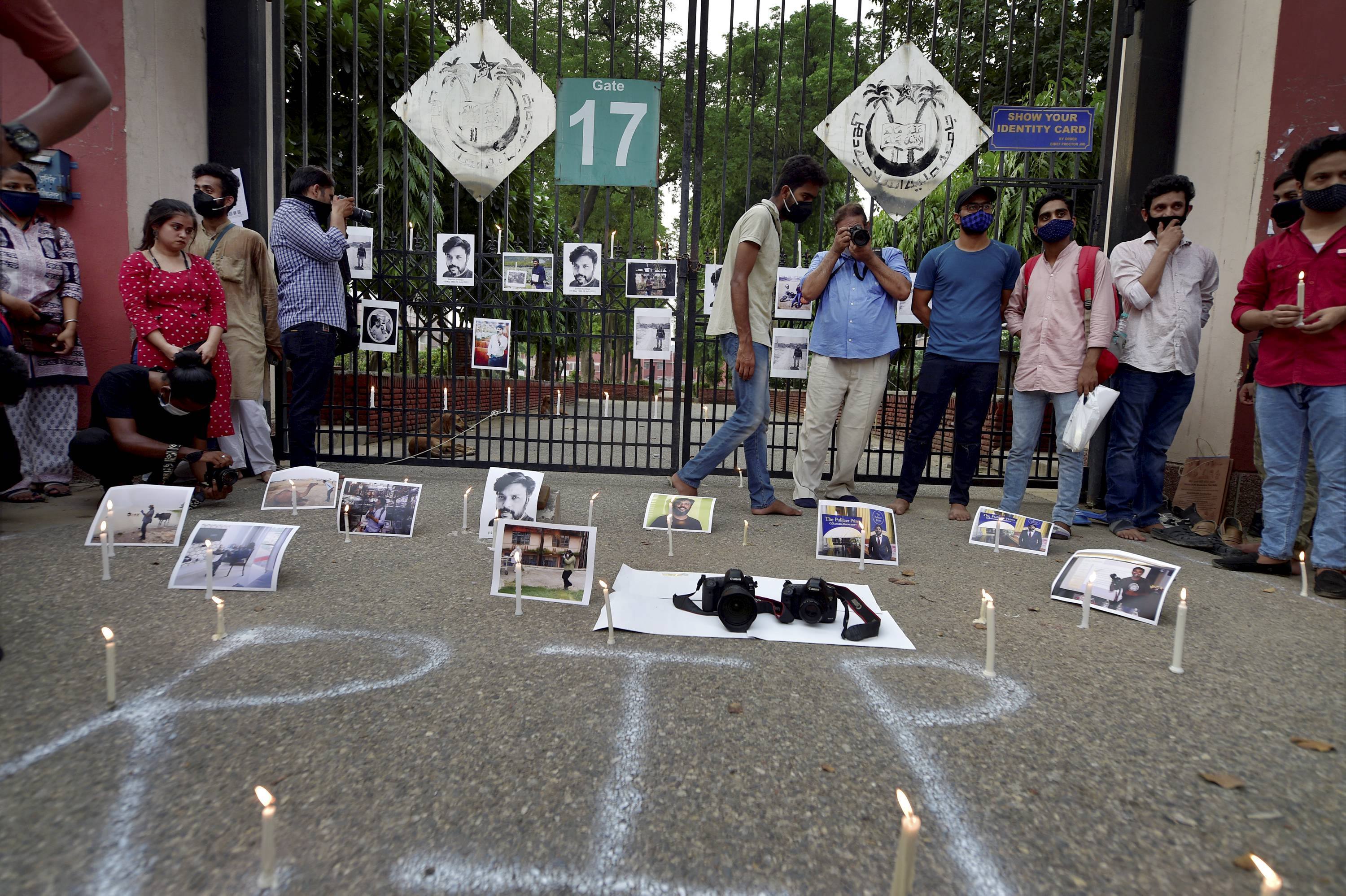 അഫ്ഗാനില്‍ കൊല്ലപ്പെട്ട ഫോട്ടോ ജേണലിസ്റ്റ് ഡാനിഷ് സിദ്ദിഖിക്ക് വേണ്ടി നടന്ന പ്രാര്‍ഥന: ചിത്രങ്ങള്‍