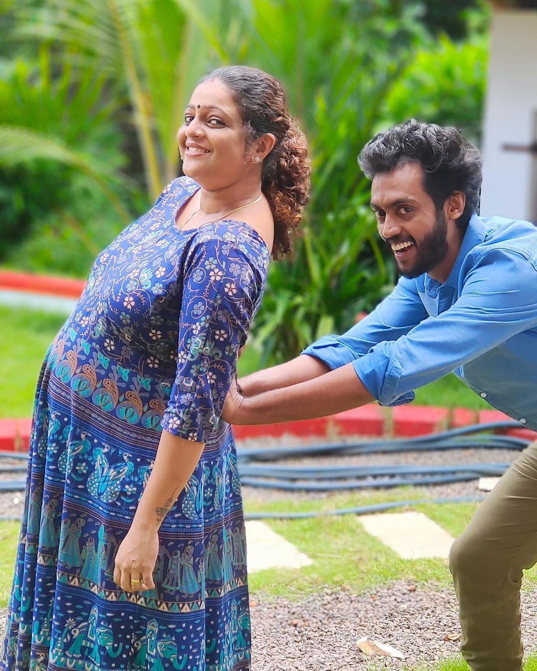 അശ്വതിയുടെ കുഞ്ഞ് അതിഥി എത്താറായോ? ഏറ്റവും പുതിയ ചിത്രവുമായി താരം..വൈറൽ