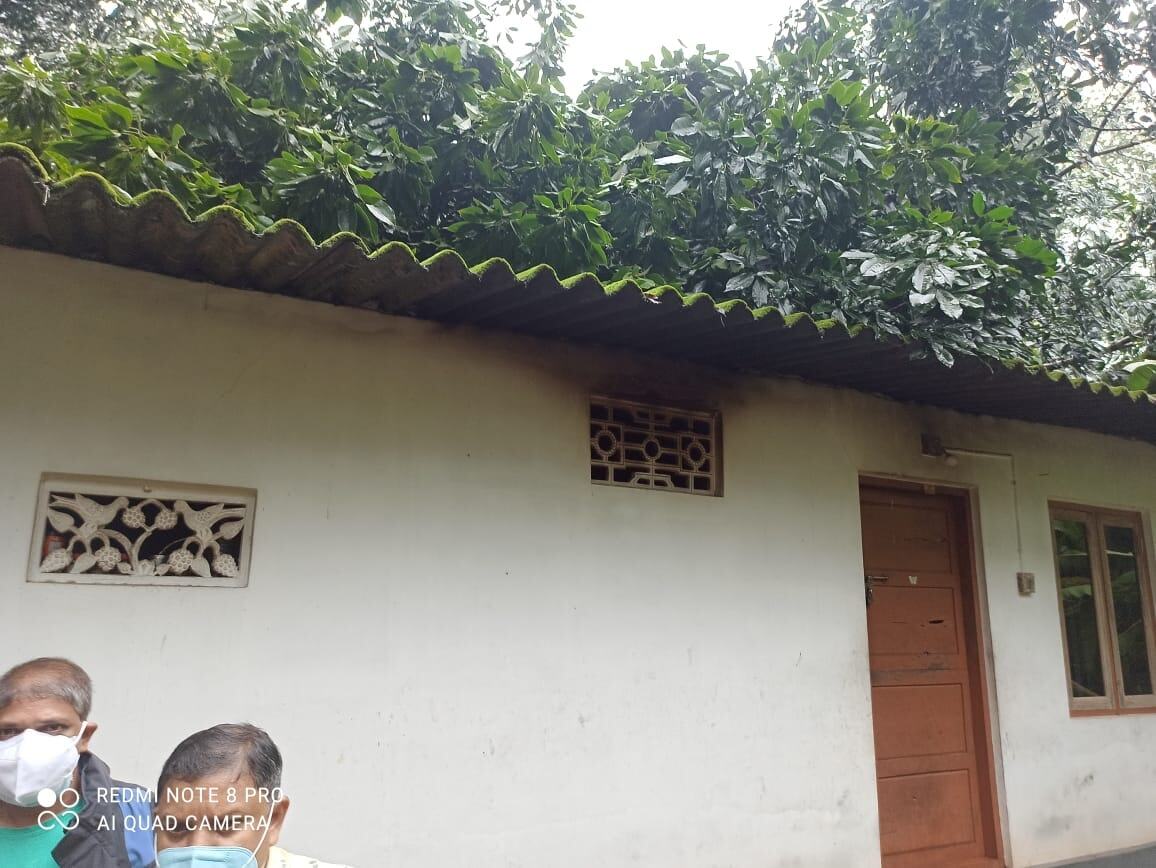 മരങ്ങള്‍ റോഡിലും വീടിന് മുകളിലും, കനത്ത മഴയില്‍ എറണാകുളത്ത് ദുരിതം, ചിത്രങ്ങളിലൂടെ