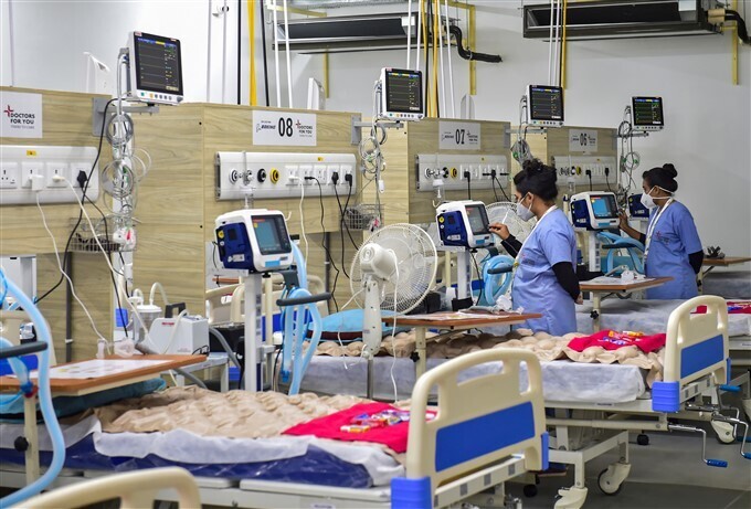 ബെംഗളൂരു കെപിസിഎല്ലിലെ കൊവിഡ് കേന്ദ്രം സന്ദര്‍ശിക്കുന്ന കേന്ദ്രമന്ത്രി നിര്‍മല സീതാരാമന്‍: ചിത്രങ്ങള്‍