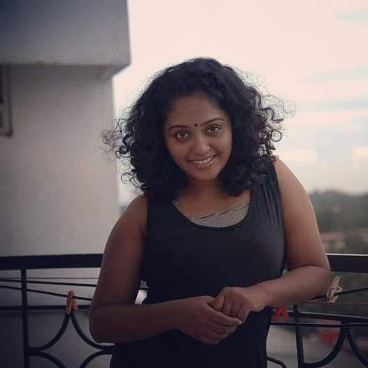 ഹോട്ട് ലുക്കില്‍ ബിഗ് ബോസ് താരം ഹിമ ശങ്കര്‍; ഫോട്ടോഷൂട്ട് കണ്ട് ഞെട്ടി ആരാധകര്‍