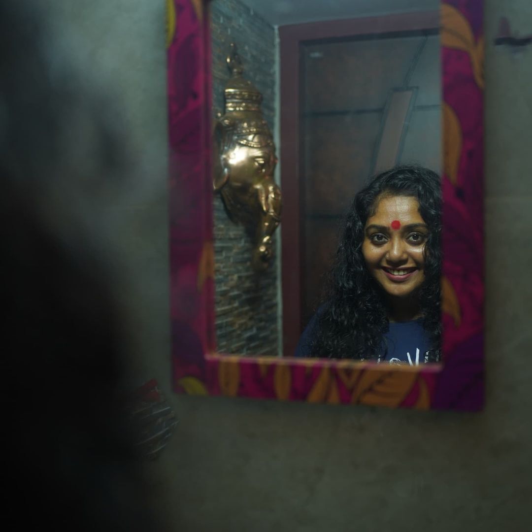 ഹോട്ട് ലുക്കില്‍ ബിഗ് ബോസ് താരം ഹിമ ശങ്കര്‍; ഫോട്ടോഷൂട്ട് കണ്ട് ഞെട്ടി ആരാധകര്‍