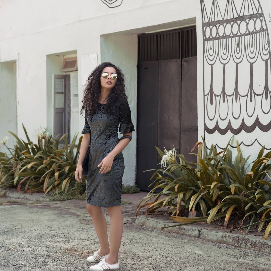 മമ്മൂട്ടി ചിത്രത്തിലൂടെ മലയാളി മനസിലിടം പിടിച്ച സുന്ദരി; അതുല്യ ചന്ദ്രയുടെ കലക്കൻ ഫൊട്ടോസ്