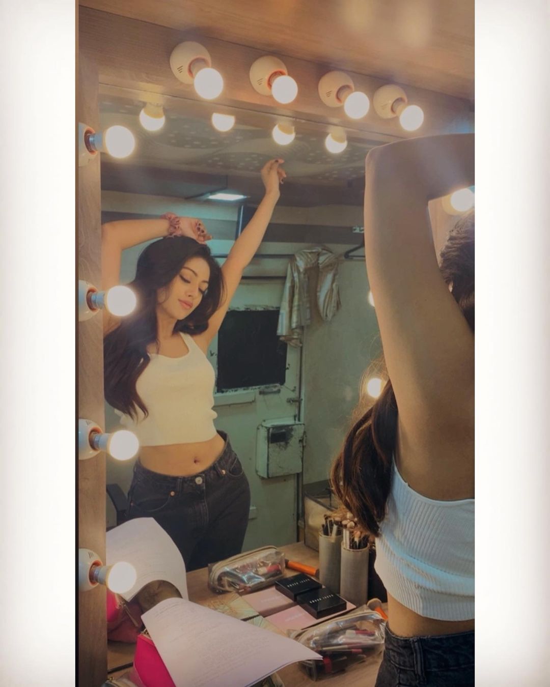 ഗ്ലാമറസായി നിവിൻ പോളി നായിക; അനു ഇമ്മാന്വുവലിന്റെ ഫോട്ടോഷൂട്ട്