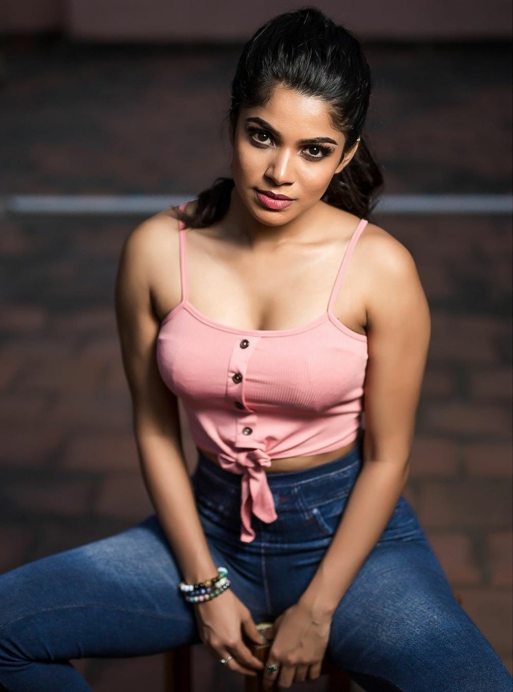 ഹോട്ട്... മോഡൽ ദിവ്യ ഭാരതിയുടെ ഏറ്റവും പുതിയ ഫോട്ടോ ഷൂട്ട് ചിത്രങ്ങൾ വൈറൽ