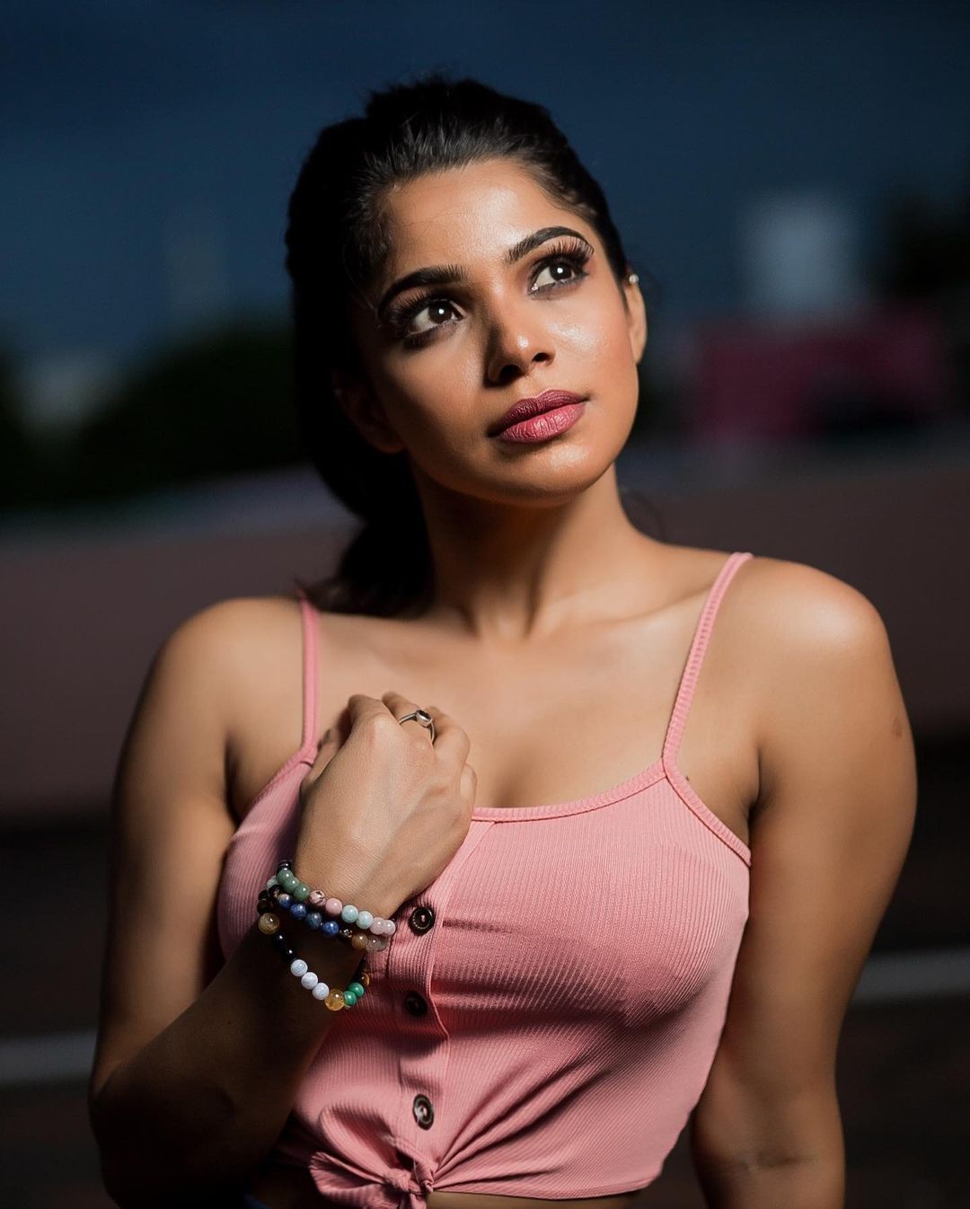 ഹോട്ട്... മോഡൽ ദിവ്യ ഭാരതിയുടെ ഏറ്റവും പുതിയ ഫോട്ടോ ഷൂട്ട് ചിത്രങ്ങൾ വൈറൽ