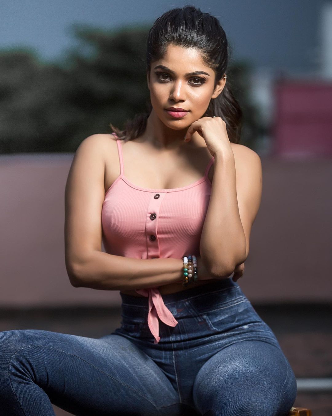 ഹോട്ട്... മോഡൽ ദിവ്യ ഭാരതിയുടെ ഏറ്റവും പുതിയ ഫോട്ടോ ഷൂട്ട് ചിത്രങ്ങൾ വൈറൽ