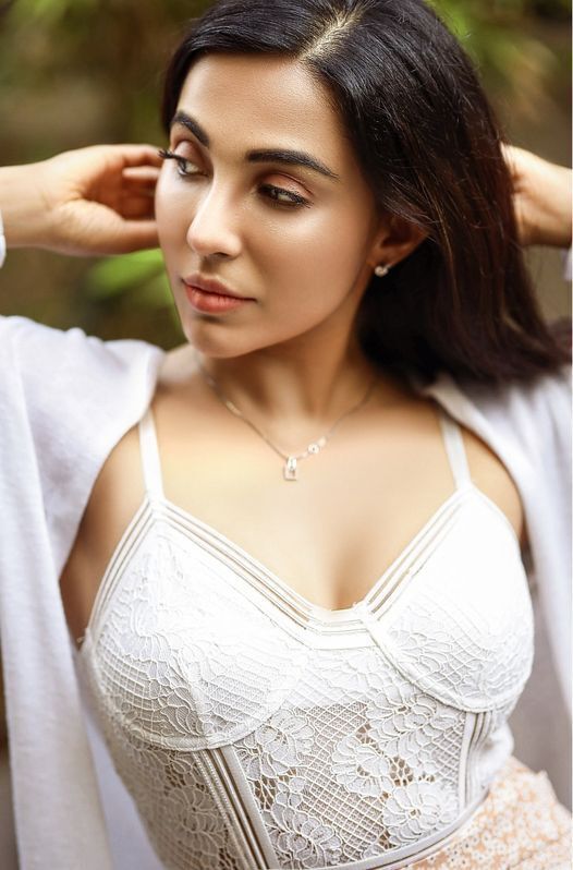 കിടിലന്‍ സെക്‌സി ലുക്കില്‍ പാര്‍വ്വതി നായര്‍; ഫോട്ടോഷൂട്ട് സോഷ്യല്‍ മീഡിയയില്‍ ട്രെന്‍ഡിംഗ്