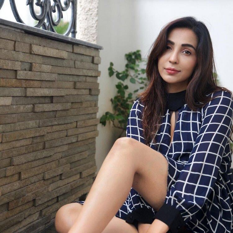 കിടിലന്‍ സെക്‌സി ലുക്കില്‍ പാര്‍വ്വതി നായര്‍; ഫോട്ടോഷൂട്ട് സോഷ്യല്‍ മീഡിയയില്‍ ട്രെന്‍ഡിംഗ്