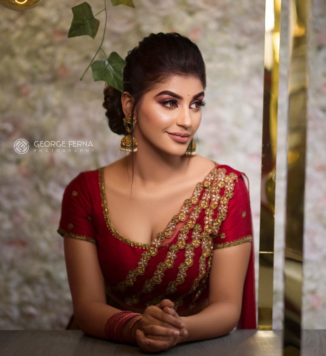 ഹോട്ട് ലുക്കില്‍ ആരാധകരെ ഞെട്ടിച്ച് യഷിക ആനന്ദ്; വൈറലായി പുതിയ ഫോട്ടോഷൂട്ട്