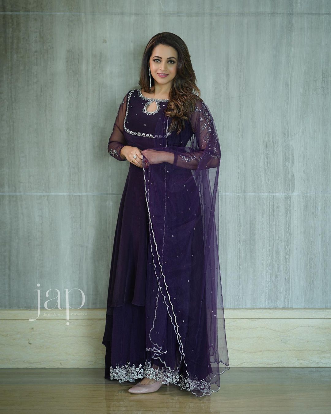 അതീവ സുന്ദരിയായി നടി ഭാവന; ഏറ്റവും പുതിയ ഫോട്ടോഷൂട്ട് വൈറല്‍