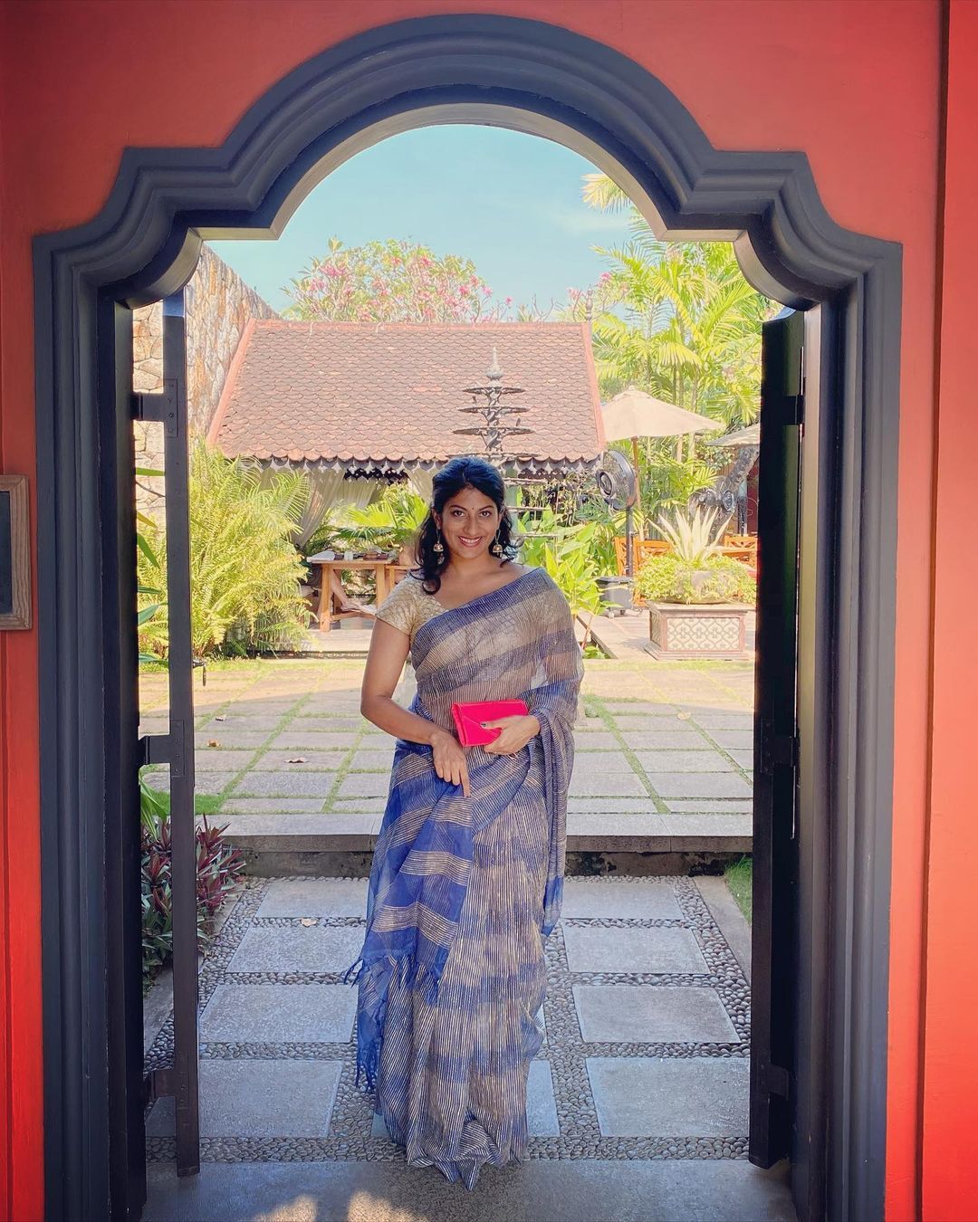 ഒരേ സിനിമ, ഒരേ കഥാപാത്രം അമ്മയെ തന്നെ ഞെട്ടിച്ച് ദേവി; ജലജയുടെ തിരിച്ചുവരവിനൊപ്പം മകളുടെ അരങ്ങേറ്റവും 