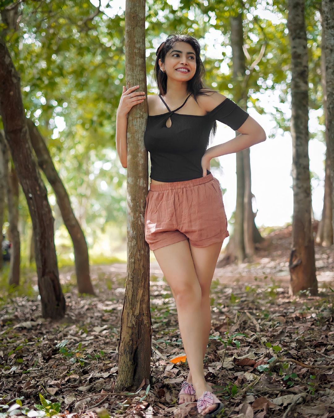 ഇത് കരിക്ക് താരം അമേയ തന്നെയോ? 'എന്റെ പൊന്നു തണുപ്പേ'....ഇൻസ്റ്റഗ്രാം ചിത്രങ്ങൾ വൻ വൈറൽ