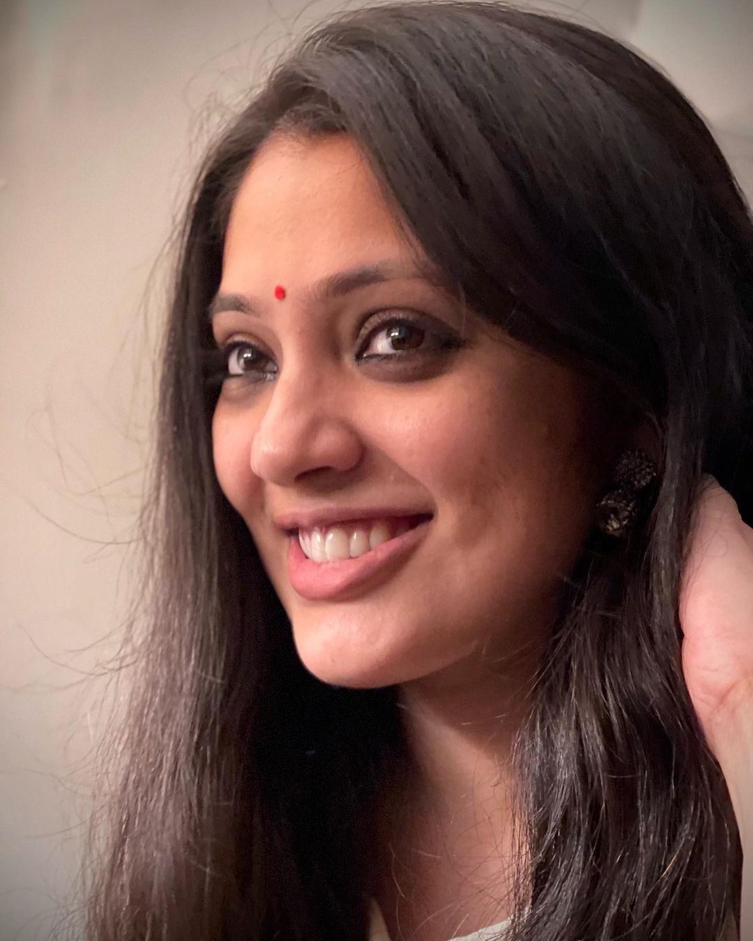 ശ്ലീവാച്ചന്റെ കെട്ട്യോളാകെ മാറിപോയി; മാലാഖയെ പോലെ വീണ നന്ദകുമാർ, ചിത്രങ്ങൾ