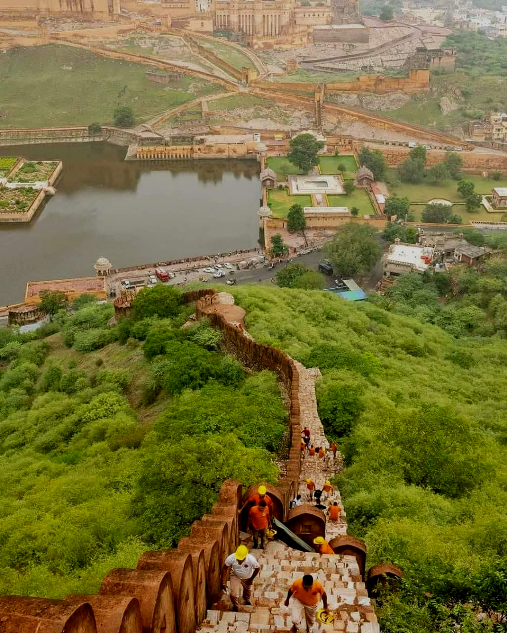 lightning strike Rajasthan : जयपुर के आमेर फोर्ट के पास उस जगह की तस्वीरें, जहां आकाशीय बिजली ने 11 लोगों की जान