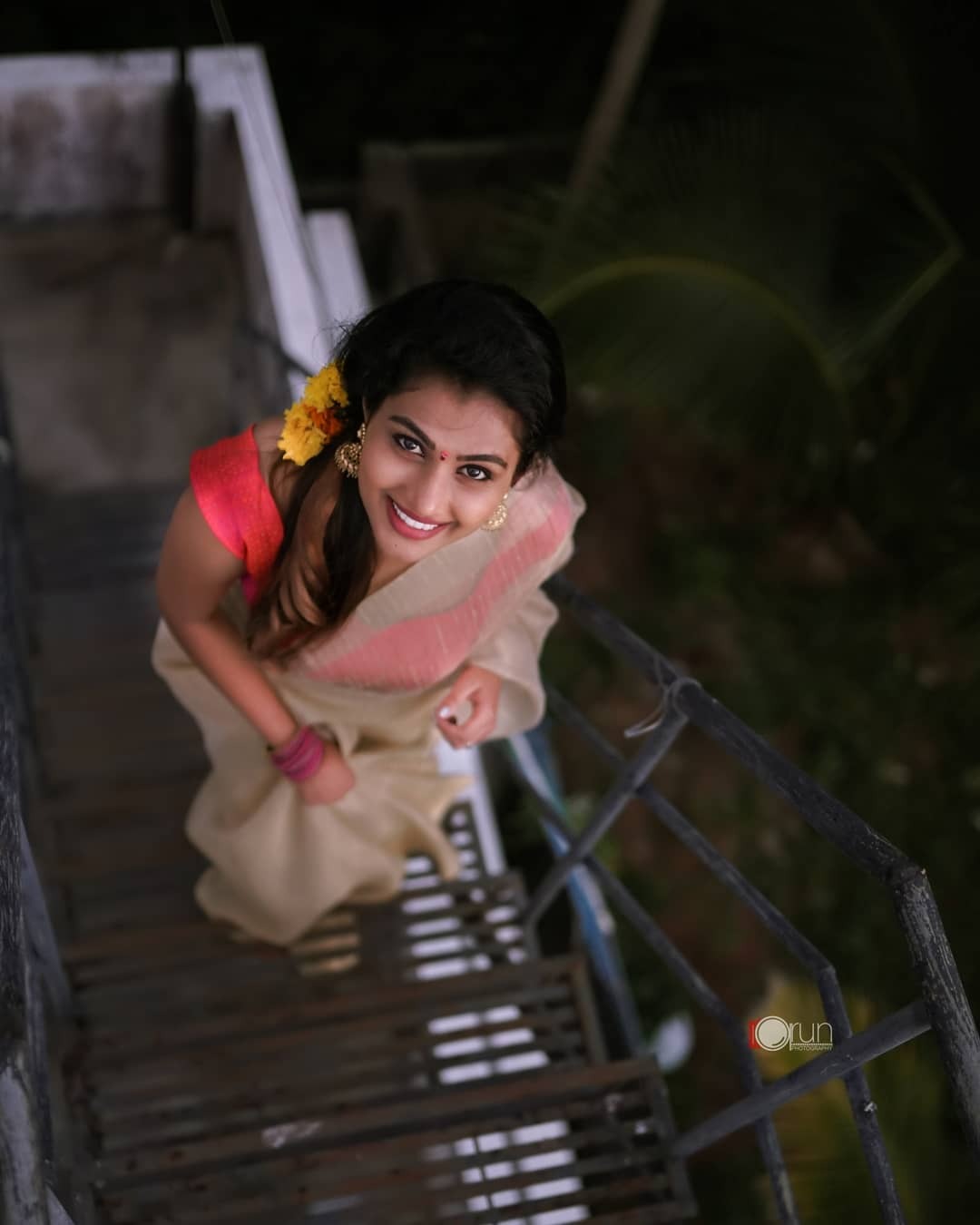 സാരിയിൽ മനോഹരിയായി എലീന പടിക്കൽ ; വൈറലായി ചിത്രങ്ങൾ