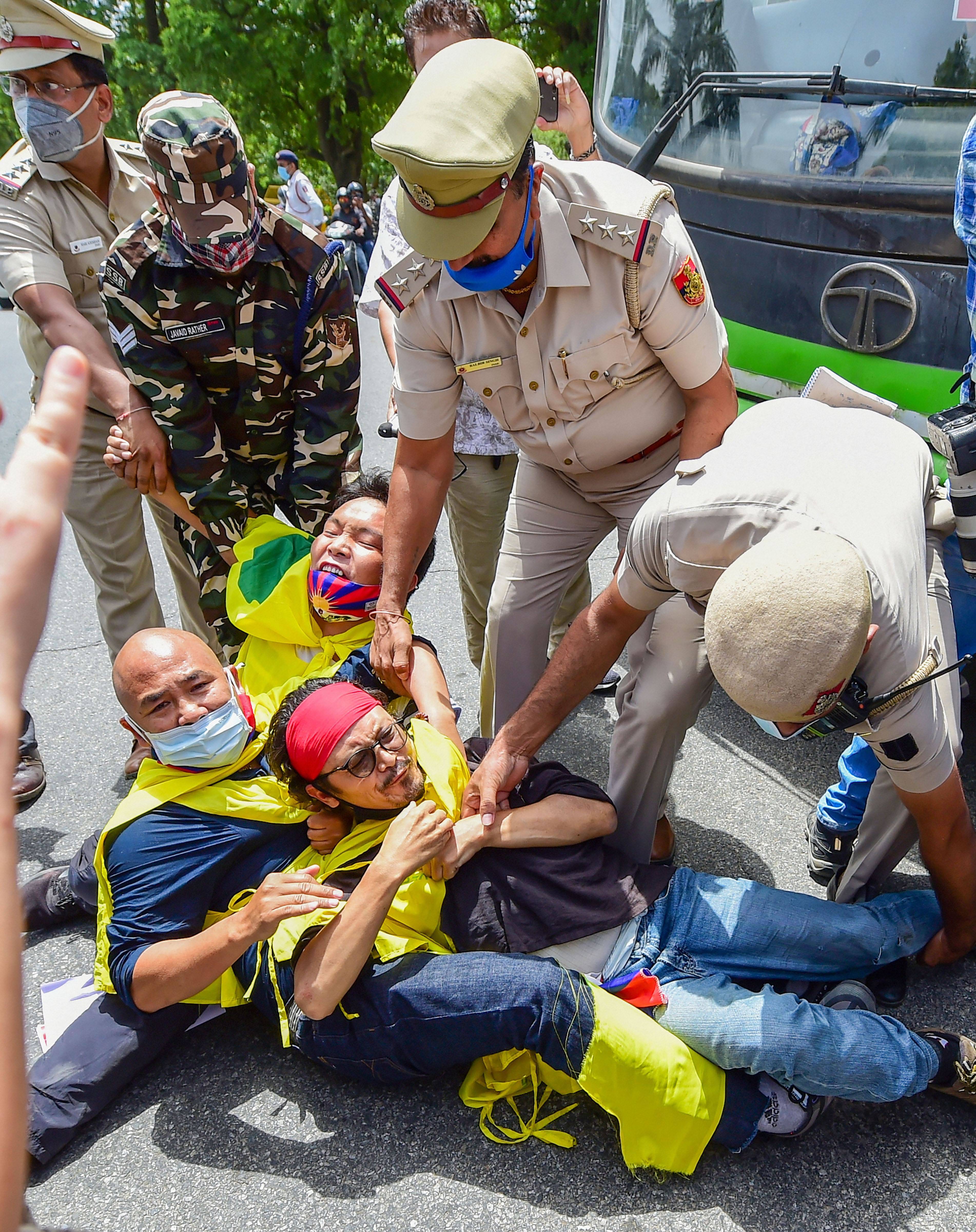 ചൈനീസ് കമ്മ്യൂണിസ്റ്റ് പാർട്ടിയുടെ നൂറാം വാർഷികം: ചൈനീസ് എംബസ്സിക്ക് മുന്നിൽ പ്രതിഷേധം