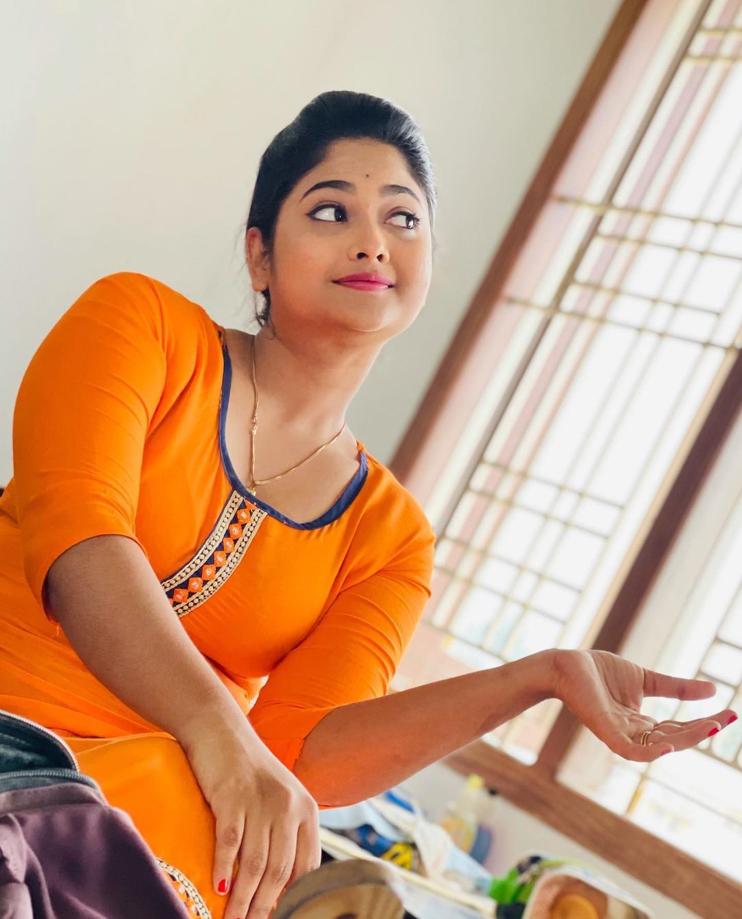 മൗനരാഗം നായിക ഐശ്വര്യയുടെ വൈറല്‍ ചിത്രങ്ങള്‍ ഏറ്റെടുത്ത് സോഷ്യല്‍ മീഡിയ, കാണാം