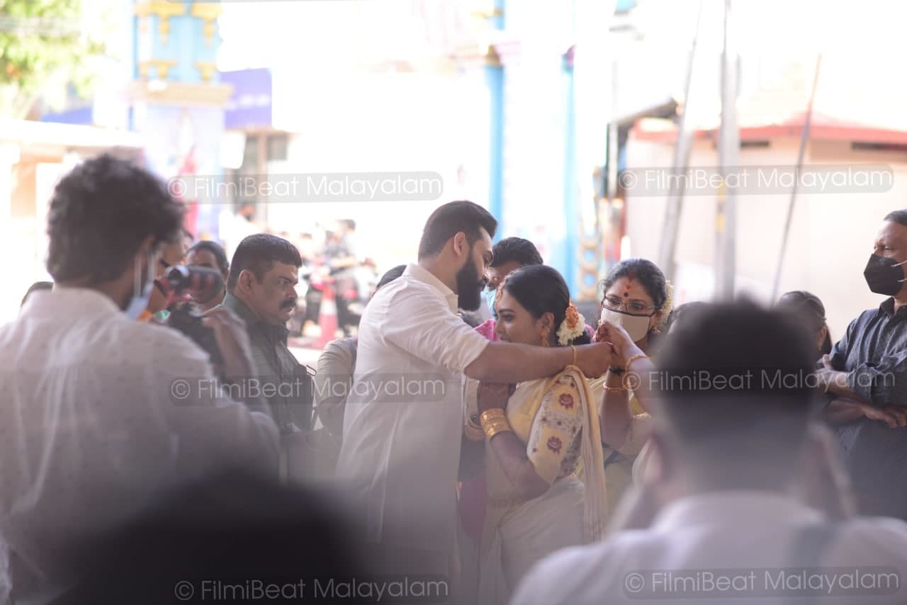 സീരിയൽ നടി മൃദുല വിജയും യുവകൃഷ്ണയും വിവാഹിതരായി, ചിത്രങ്ങള്‍ കാണാം