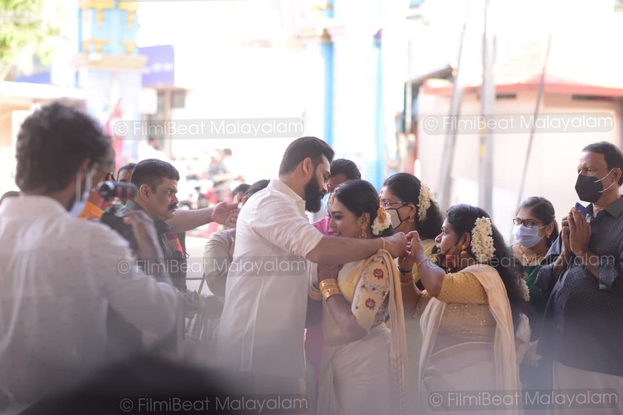 സീരിയൽ നടി മൃദുല വിജയും യുവകൃഷ്ണയും വിവാഹിതരായി, ചിത്രങ്ങള്‍ കാണാം