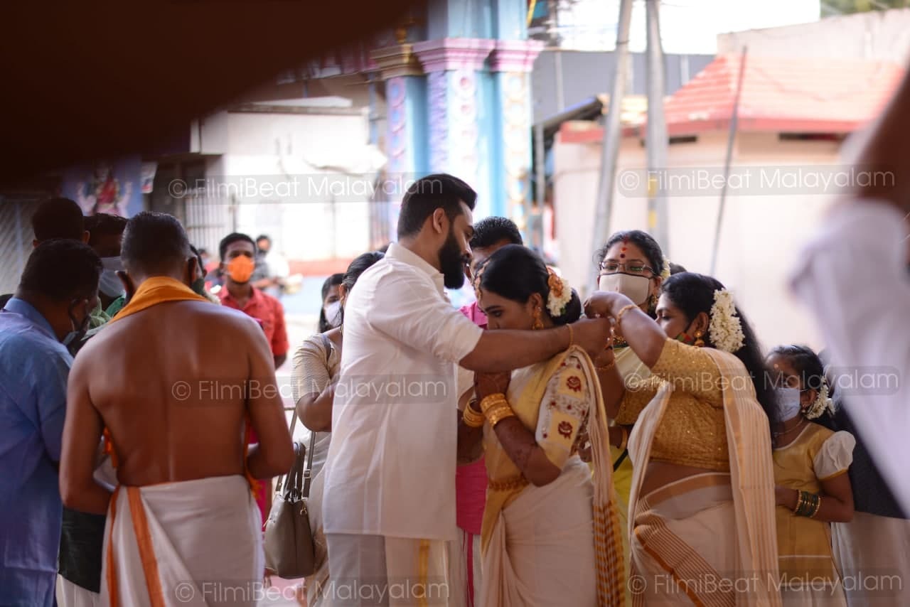 സീരിയൽ നടി മൃദുല വിജയും യുവകൃഷ്ണയും വിവാഹിതരായി, ചിത്രങ്ങള്‍ കാണാം