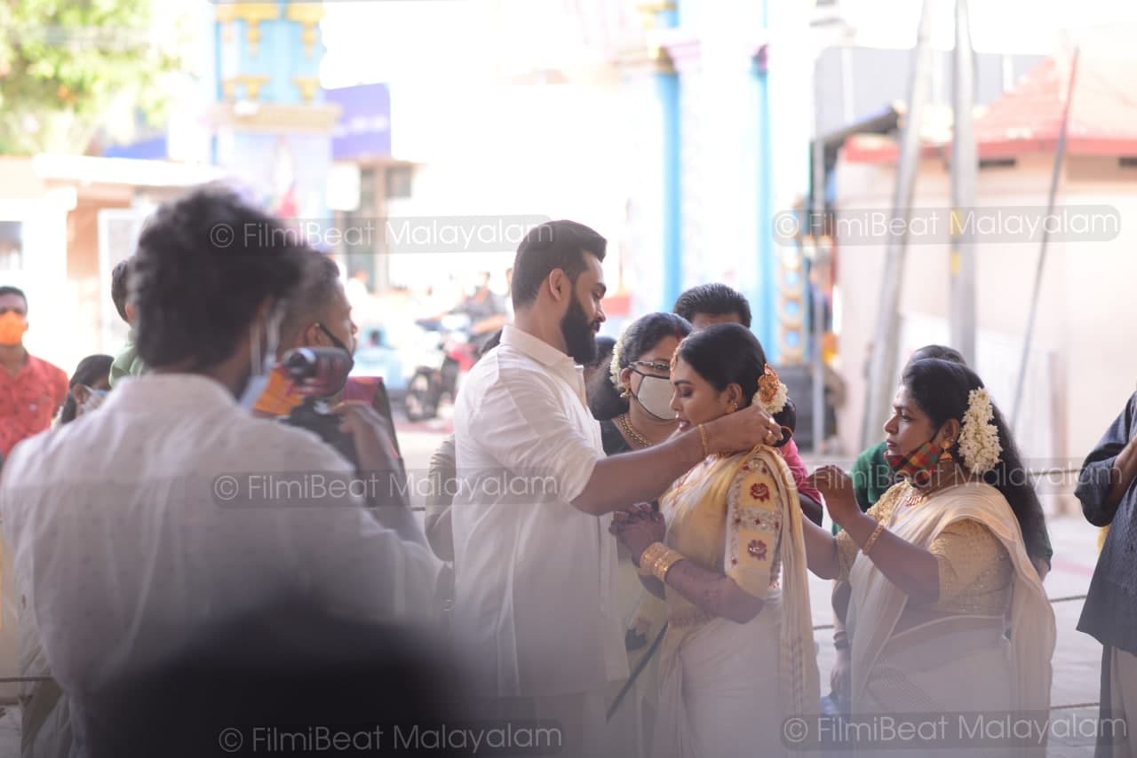 സീരിയൽ നടി മൃദുല വിജയും യുവകൃഷ്ണയും വിവാഹിതരായി, ചിത്രങ്ങള്‍ കാണാം