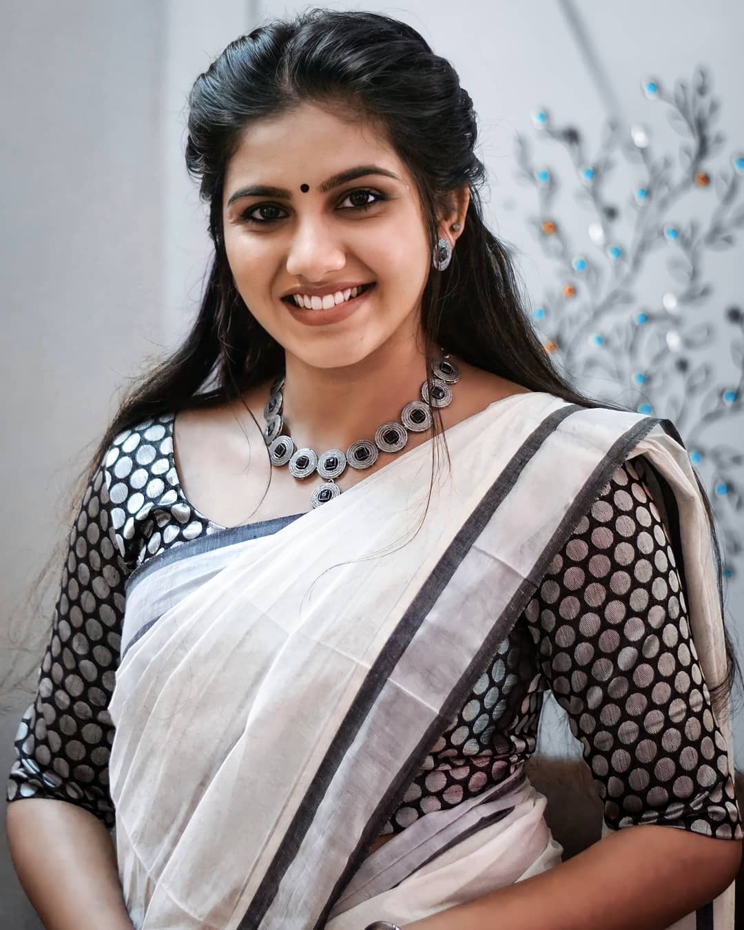 പാടത്ത പൈങ്കിളിയിലെ കുട്ടിത്താരം മനീഷ മഹേഷ്: ക്യൂട്ട് ചിത്രങ്ങള്‍