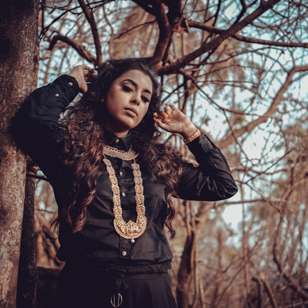 ഇവിടെ എന്തും പോകും; സ്റ്റൈലൻ ലുക്കിൽ ജ്വൂവൽ മേരി, ചിത്രങ്ങൾ