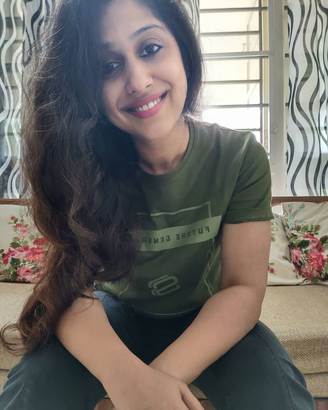 സാരിയില്‍ അതീവ സുന്ദരിയായി ഗായിക രഞ്ജനി ജോസ്; വൈറല്‍ ചിത്രങ്ങള്‍ കാണാം