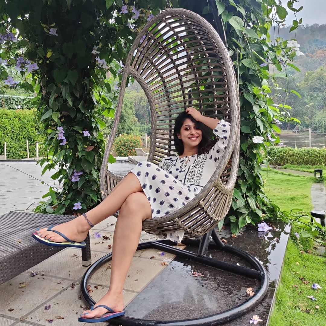 സാരിയില്‍ അതീവ സുന്ദരിയായി ഗായിക രഞ്ജനി ജോസ്; വൈറല്‍ ചിത്രങ്ങള്‍ കാണാം