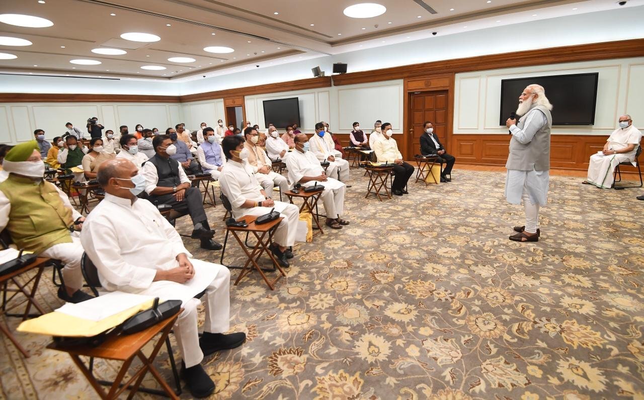 കരുത്ത് കൂട്ടി ടീം മോദി, രാഷ്ട്രപതിഭവനിൽ മന്ത്രിമാരുടെ സത്യപ്രതിജ്ഞ- ചിത്രങ്ങൾ