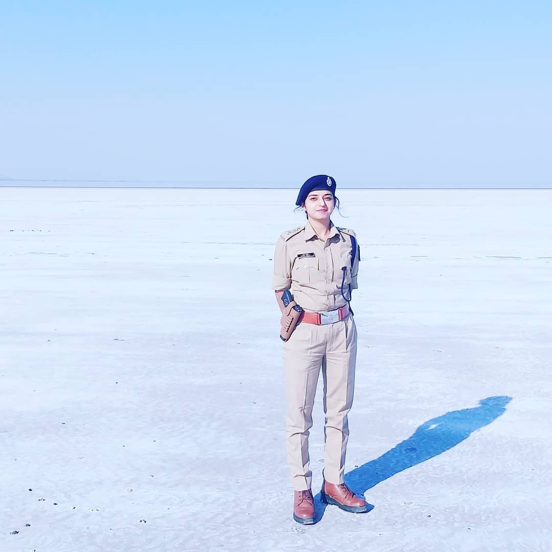 Pooja Yadav IPS : ये हैं देश की Most Beautiful महिला आईपीएस पूजा यादव, देखें तस्वीरें 