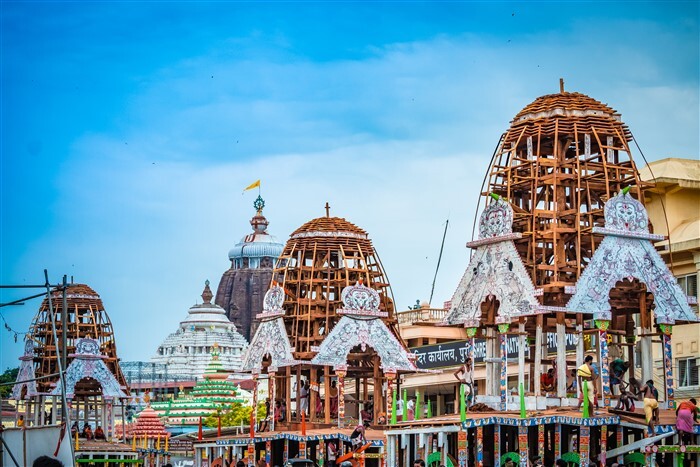 ଜଗତକୁ ଦର୍ଶନ ଦେବ ଭାବବିନୋଦିଆ : ଏହିପରି ଭାବରେ ସଜେଇ ହେଉଛି ରଥ