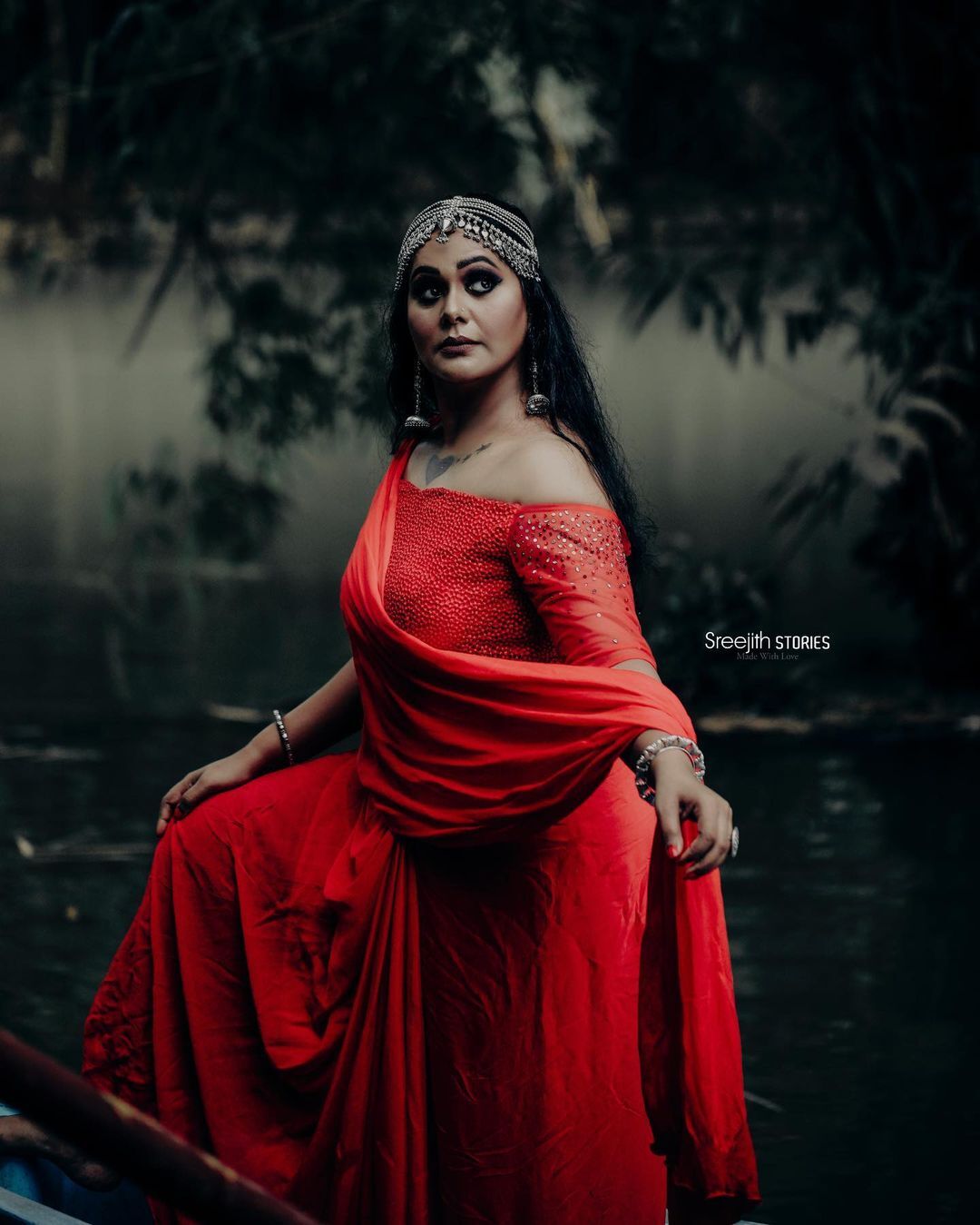 ഞെട്ടിക്കുന്ന മേക്കോവറില്‍ രേഖ രതീഷ്; സസ്‌നേഹത്തിലെ ഇന്ദിരാമ്മ തന്നെയാണോ ഇതെന്ന് ആരാധകര്‍