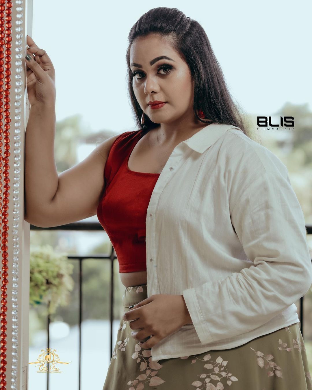 ഞെട്ടിക്കുന്ന മേക്കോവറില്‍ രേഖ രതീഷ്; സസ്‌നേഹത്തിലെ ഇന്ദിരാമ്മ തന്നെയാണോ ഇതെന്ന് ആരാധകര്‍