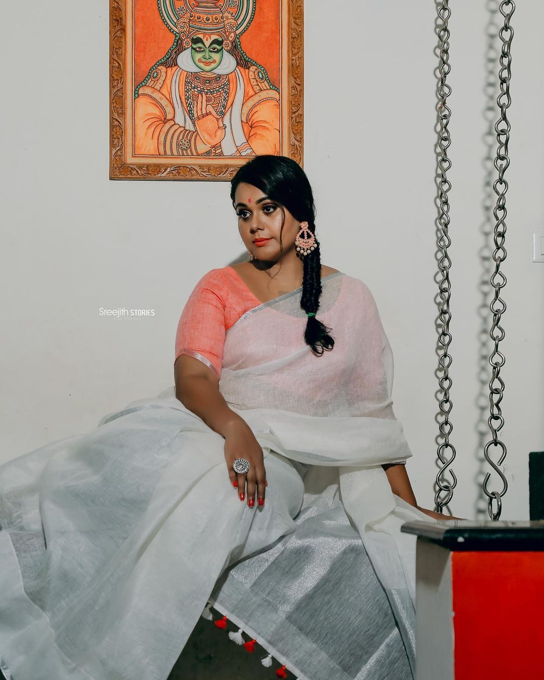 ഞെട്ടിക്കുന്ന മേക്കോവറില്‍ രേഖ രതീഷ്; സസ്‌നേഹത്തിലെ ഇന്ദിരാമ്മ തന്നെയാണോ ഇതെന്ന് ആരാധകര്‍