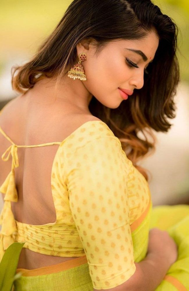 ശിവാനി നാരായണന്‍റെ കിടിലന്‍ ചിത്രങ്ങള്‍ കാണാം