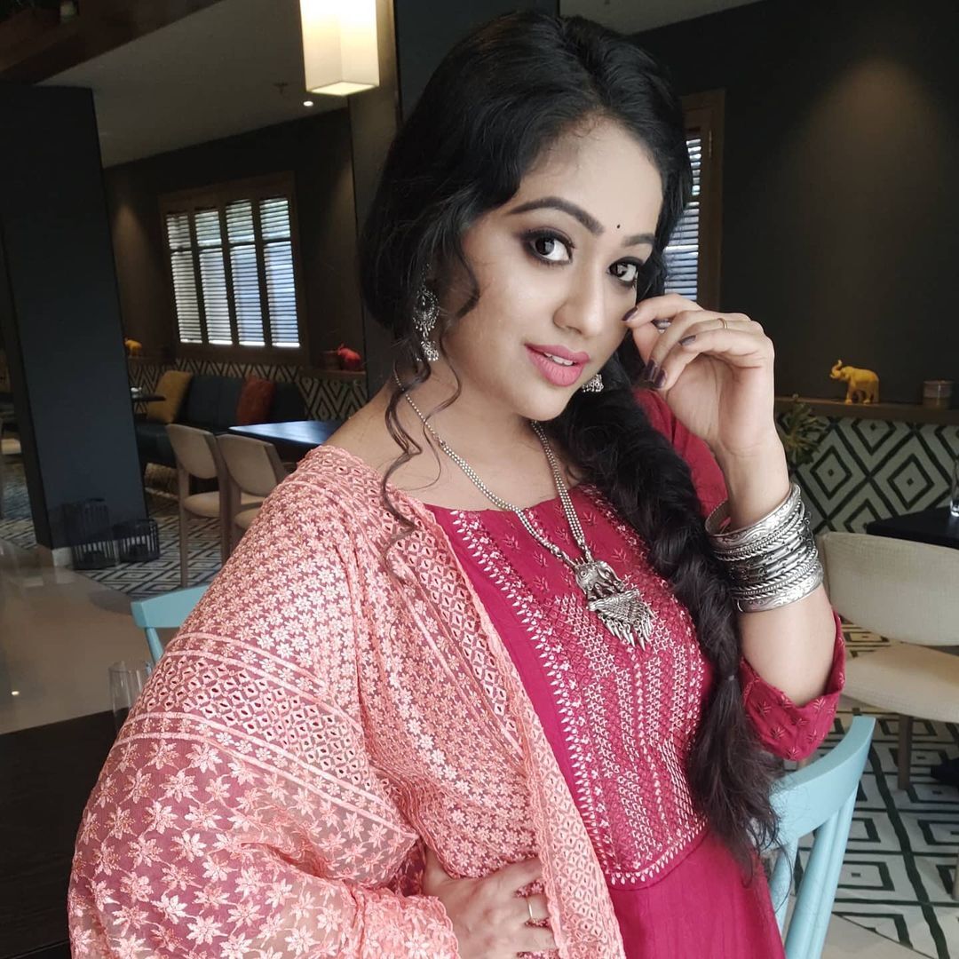 പുതിയ മേക്കോവറുകളില്‍ നടി മേഘ്‌ന വിന്‍സെന്റ്, ലേറ്റസ്റ്റ് ചിത്രങ്ങള്‍ കാണാം