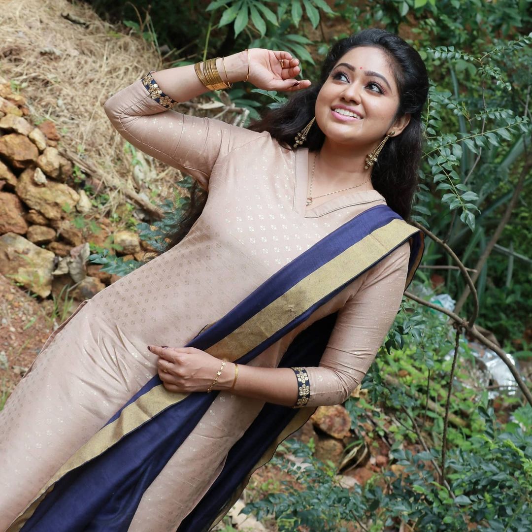 പുതിയ മേക്കോവറുകളില്‍ നടി മേഘ്‌ന വിന്‍സെന്റ്, ലേറ്റസ്റ്റ് ചിത്രങ്ങള്‍ കാണാം