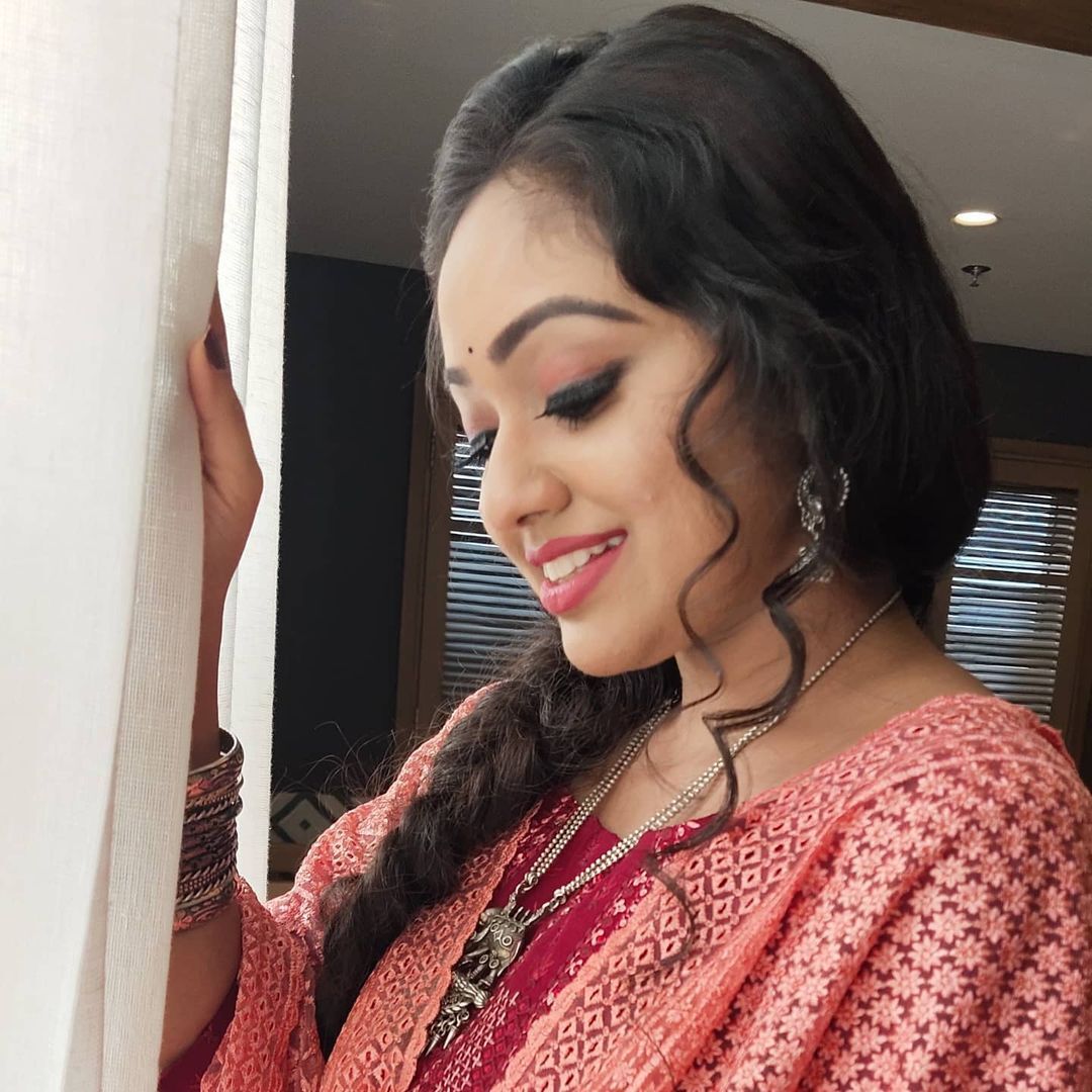 പുതിയ മേക്കോവറുകളില്‍ നടി മേഘ്‌ന വിന്‍സെന്റ്, ലേറ്റസ്റ്റ് ചിത്രങ്ങള്‍ കാണാം