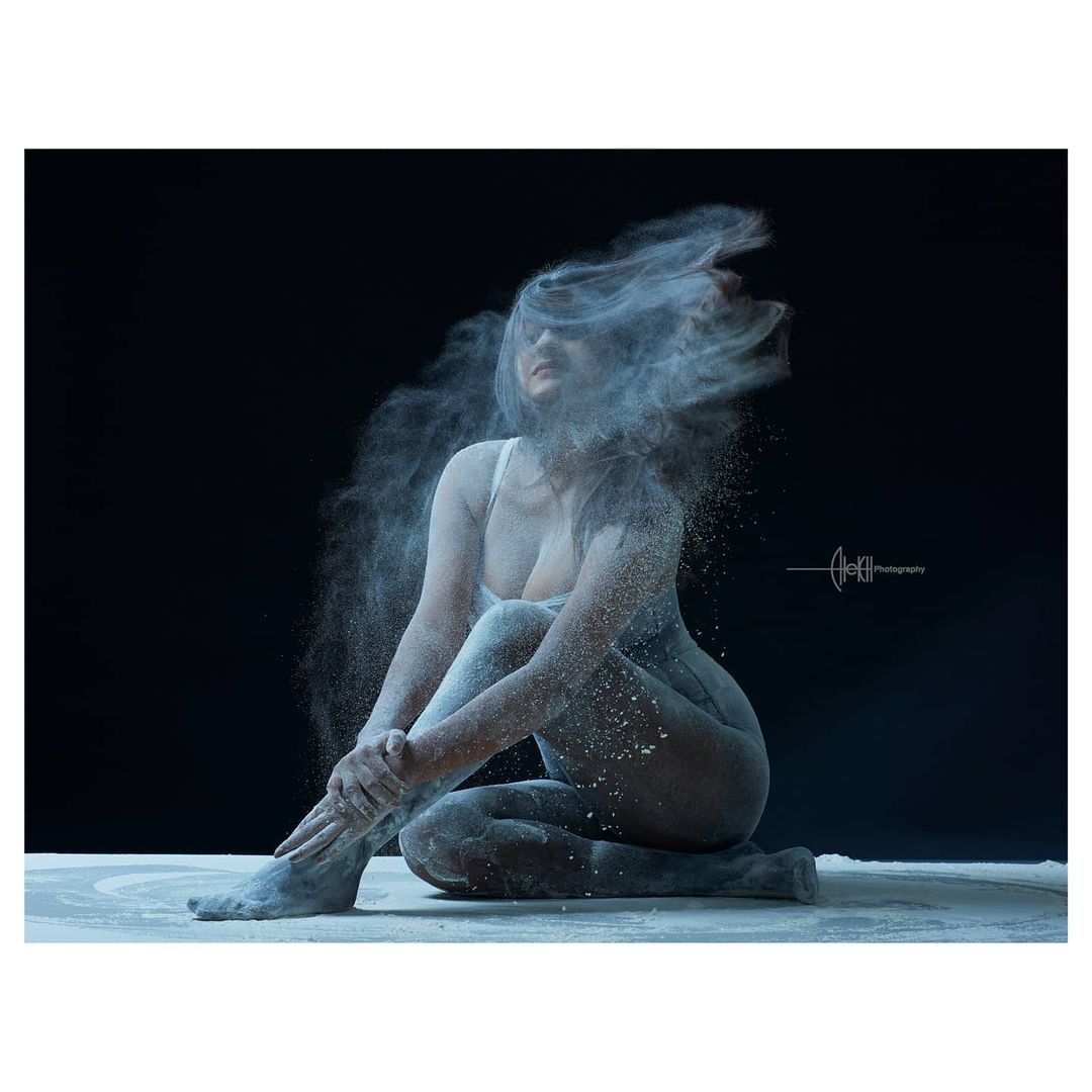 സാരിയിലും ഹോട്ട് ലുക്കിലും തിളങ്ങി പാര്‍വ്വതി അരുണ്‍; പുതിയ ചിത്രങ്ങള്‍ വൈറല്‍