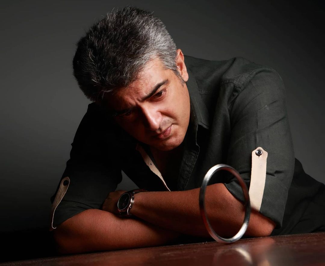 'തല' എന്നാ സമ്മാവാ... സൂപ്പർ സ്റ്റാർ അജിത് കുമാറിന്റെ പുത്തൻ ബൈക്ക് ചിത്രങ്ങൾ കാണാം