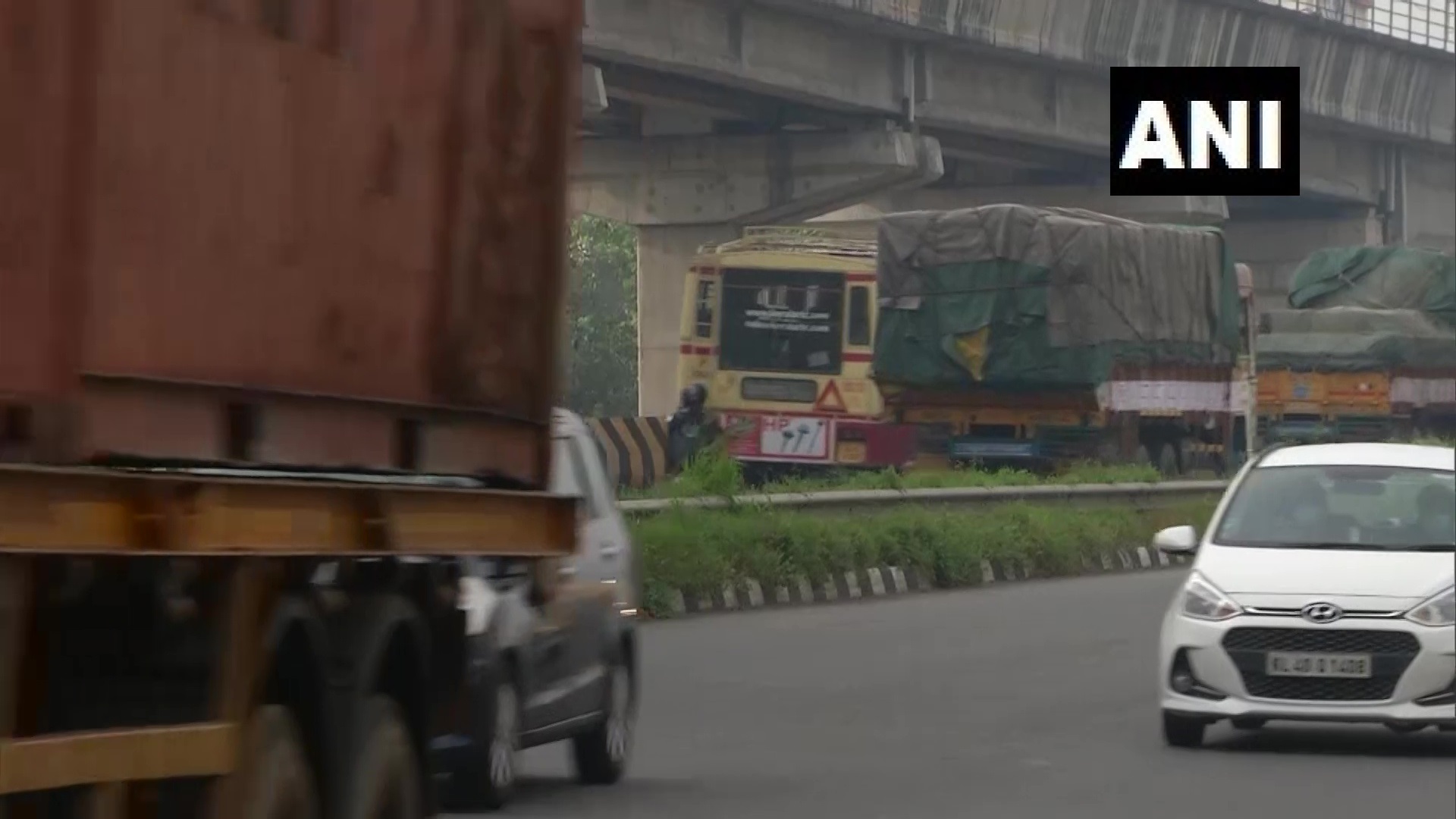 കൊവിഡ് നിയന്ത്രണങ്ങളില്‍ ഇളവ് ലഭിച്ചതോടെ കൊച്ചിയില്‍ തിരക്കേറി: ചിത്രങ്ങള്‍ കാണാം